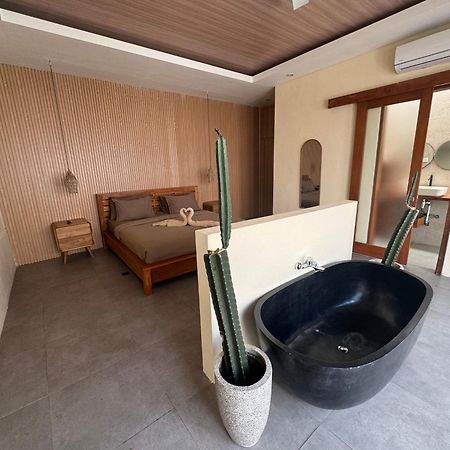 Kiki Village Bathtub Canggu Exterior foto